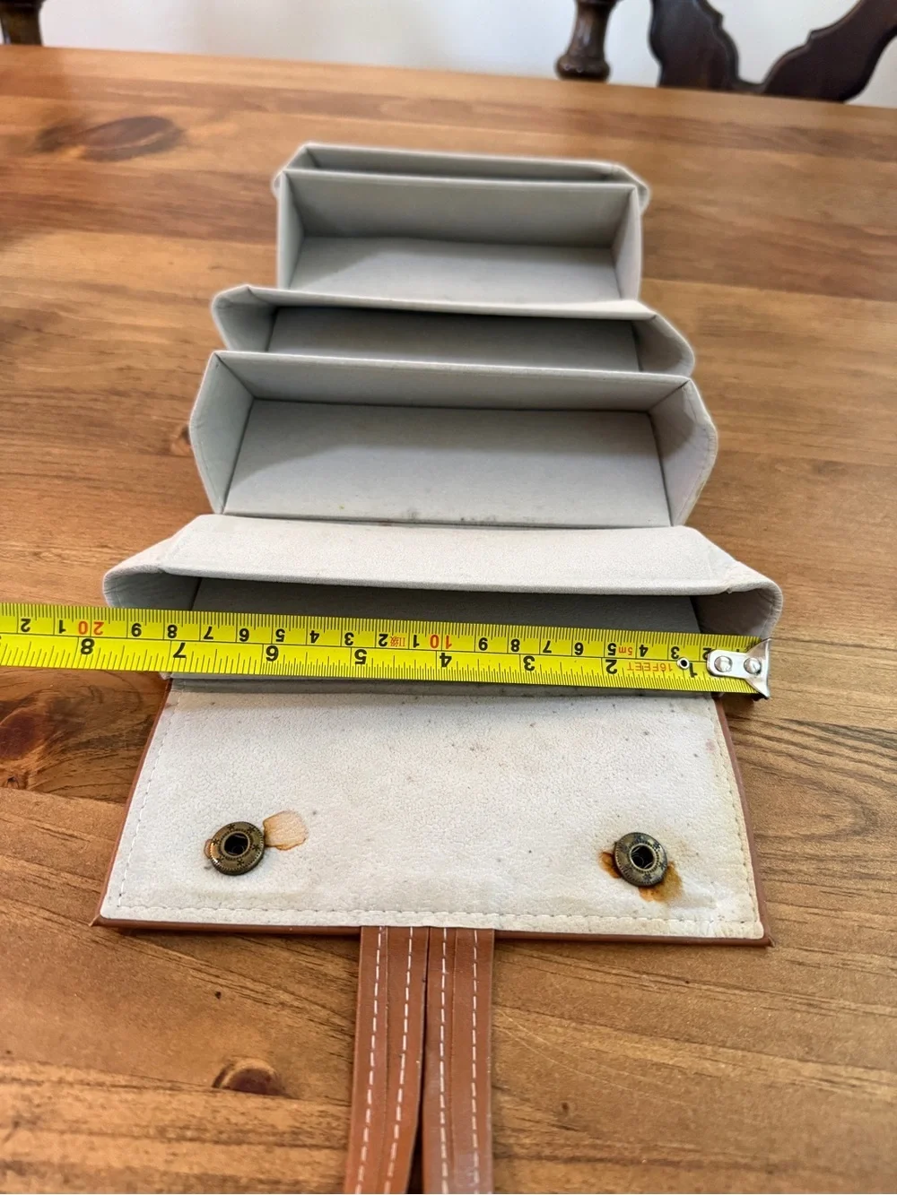Hanging 6-Pocket Foldable Organizer in Light Gray perfect for sunglasses